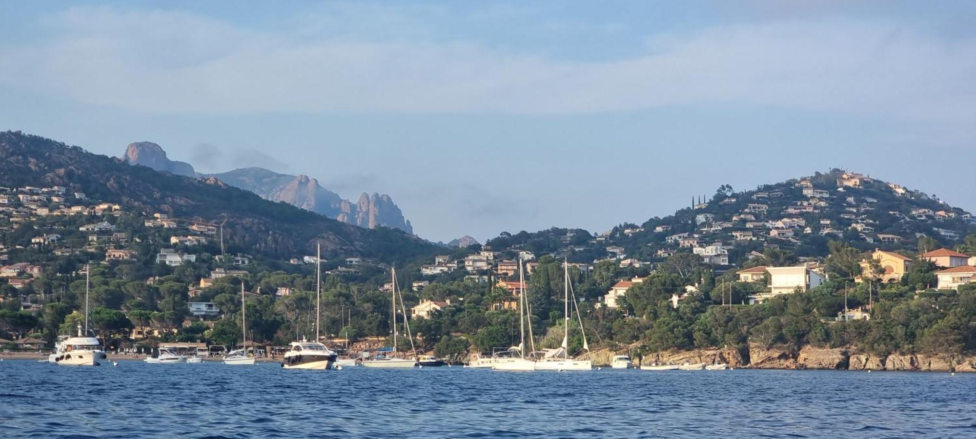 Agay Cap Esterel Village Allee Fleurs - F2 Clim Vue Golf Et Mer - Grande Terrasse Plein Sud Saint-Raphaël 외부 사진