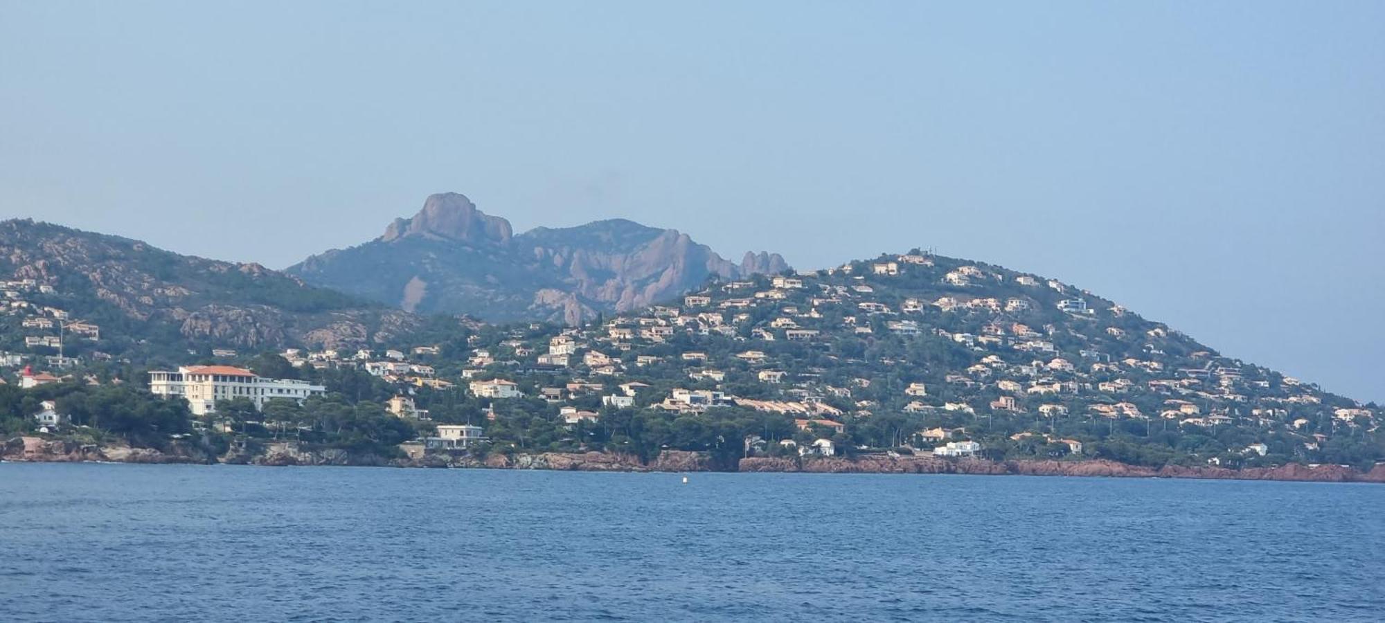 Agay Cap Esterel Village Allee Fleurs - F2 Clim Vue Golf Et Mer - Grande Terrasse Plein Sud Saint-Raphaël 외부 사진