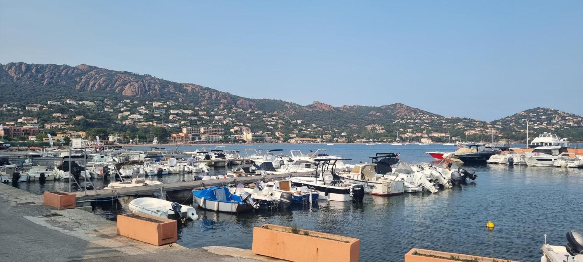 Agay Cap Esterel Village Allee Fleurs - F2 Clim Vue Golf Et Mer - Grande Terrasse Plein Sud Saint-Raphaël 외부 사진