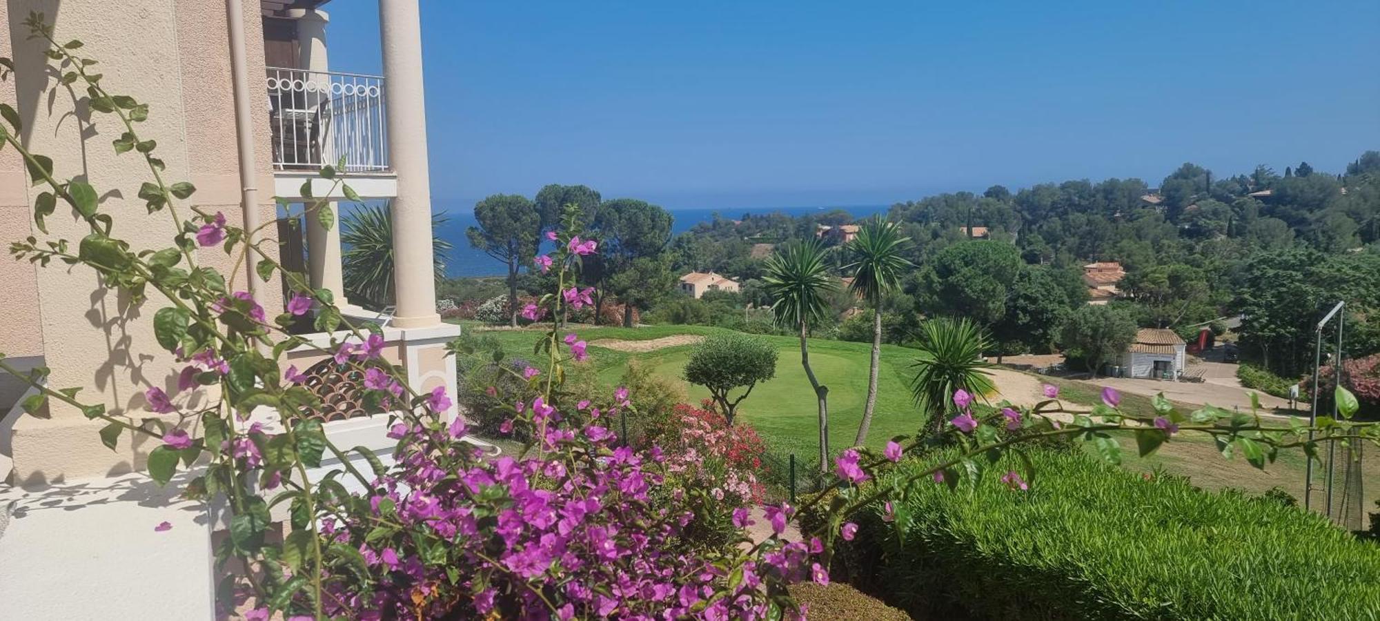 Agay Cap Esterel Village Allee Fleurs - F2 Clim Vue Golf Et Mer - Grande Terrasse Plein Sud Saint-Raphaël 외부 사진