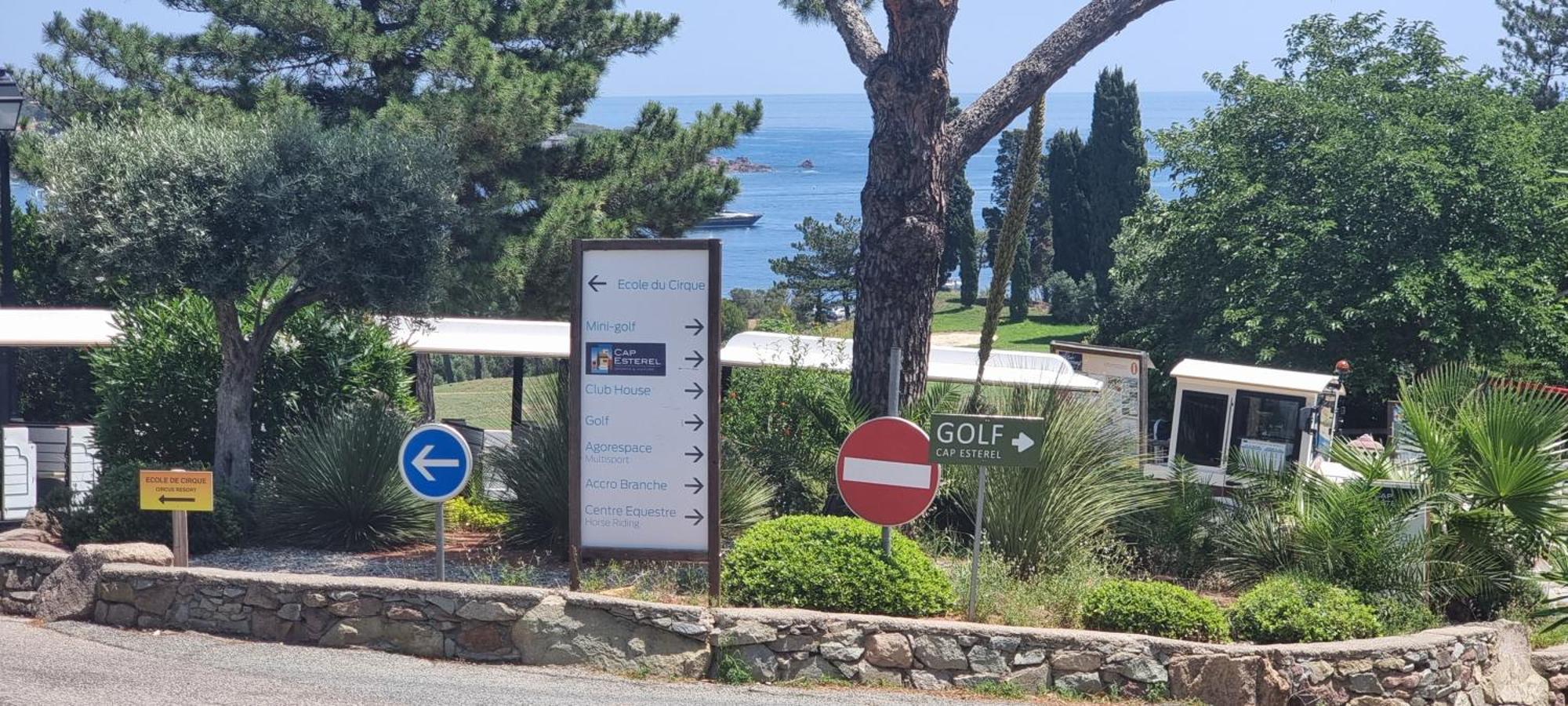 Agay Cap Esterel Village Allee Fleurs - F2 Clim Vue Golf Et Mer - Grande Terrasse Plein Sud Saint-Raphaël 외부 사진