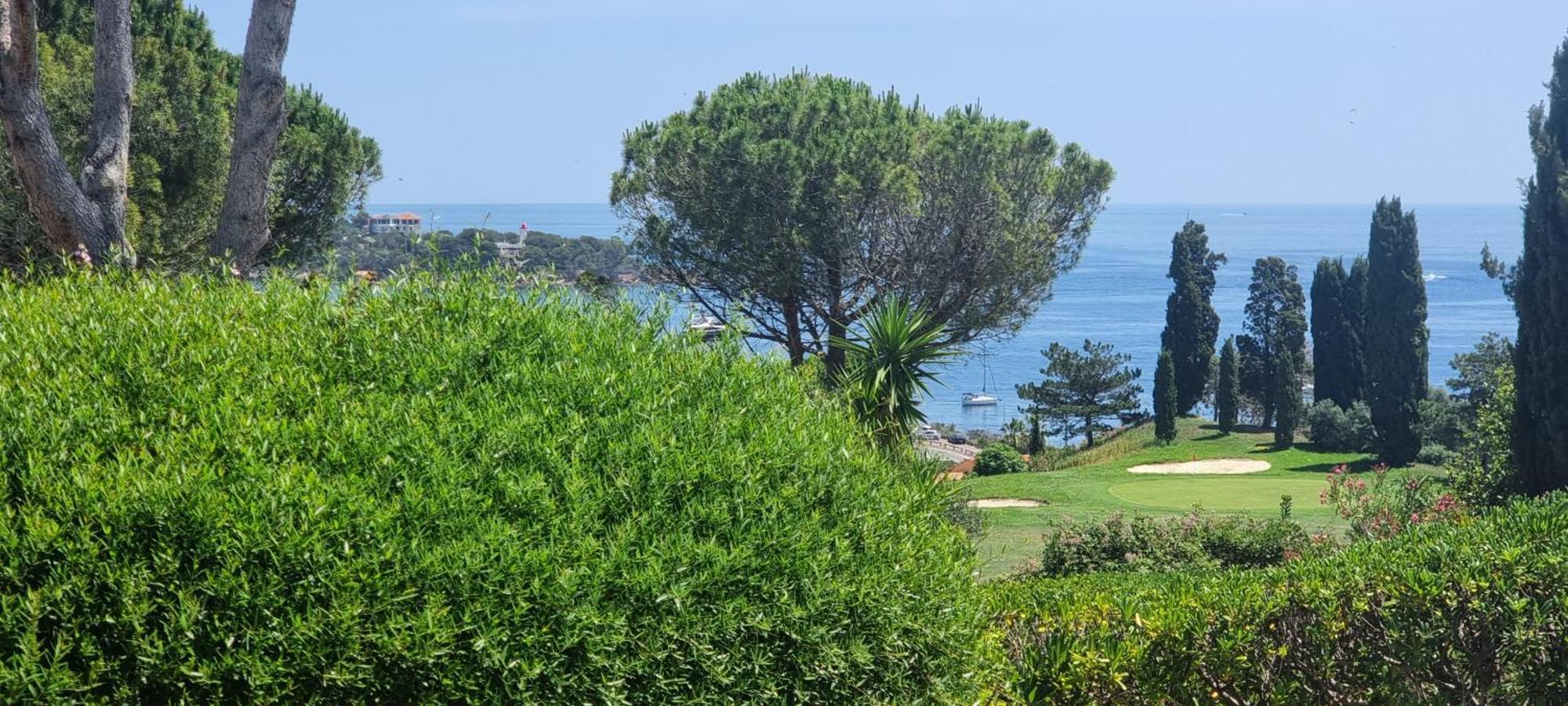 Agay Cap Esterel Village Allee Fleurs - F2 Clim Vue Golf Et Mer - Grande Terrasse Plein Sud Saint-Raphaël 외부 사진