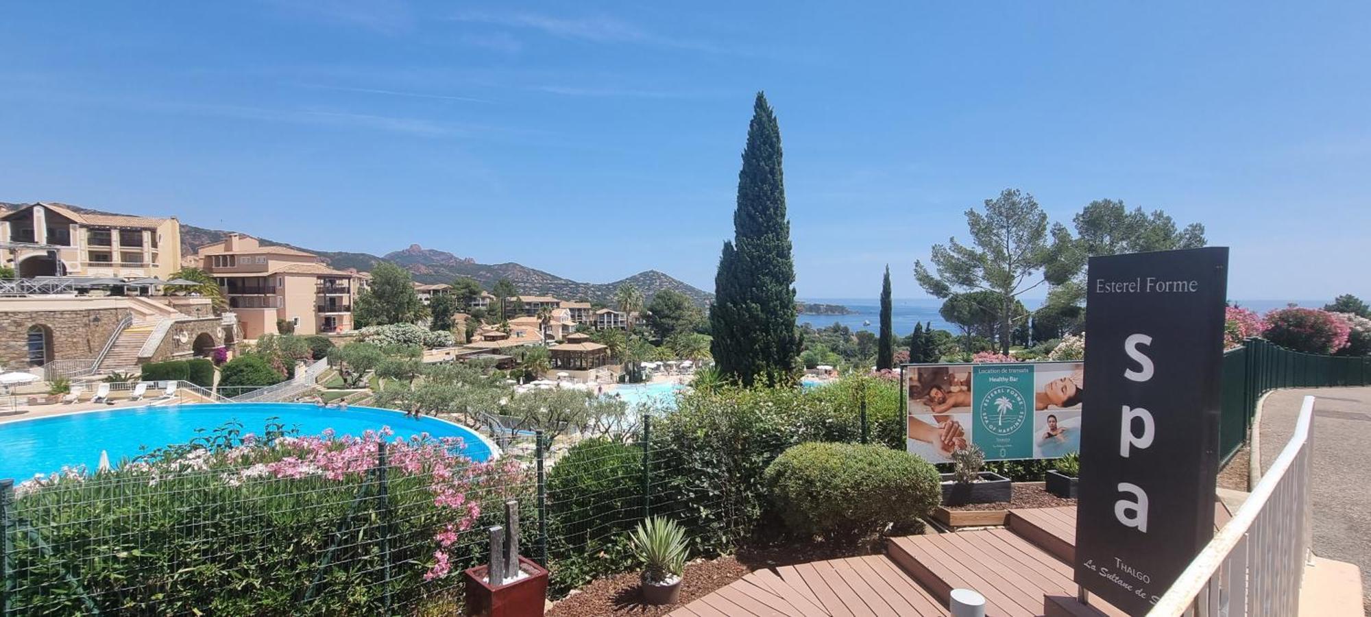 Agay Cap Esterel Village Allee Fleurs - F2 Clim Vue Golf Et Mer - Grande Terrasse Plein Sud Saint-Raphaël 외부 사진