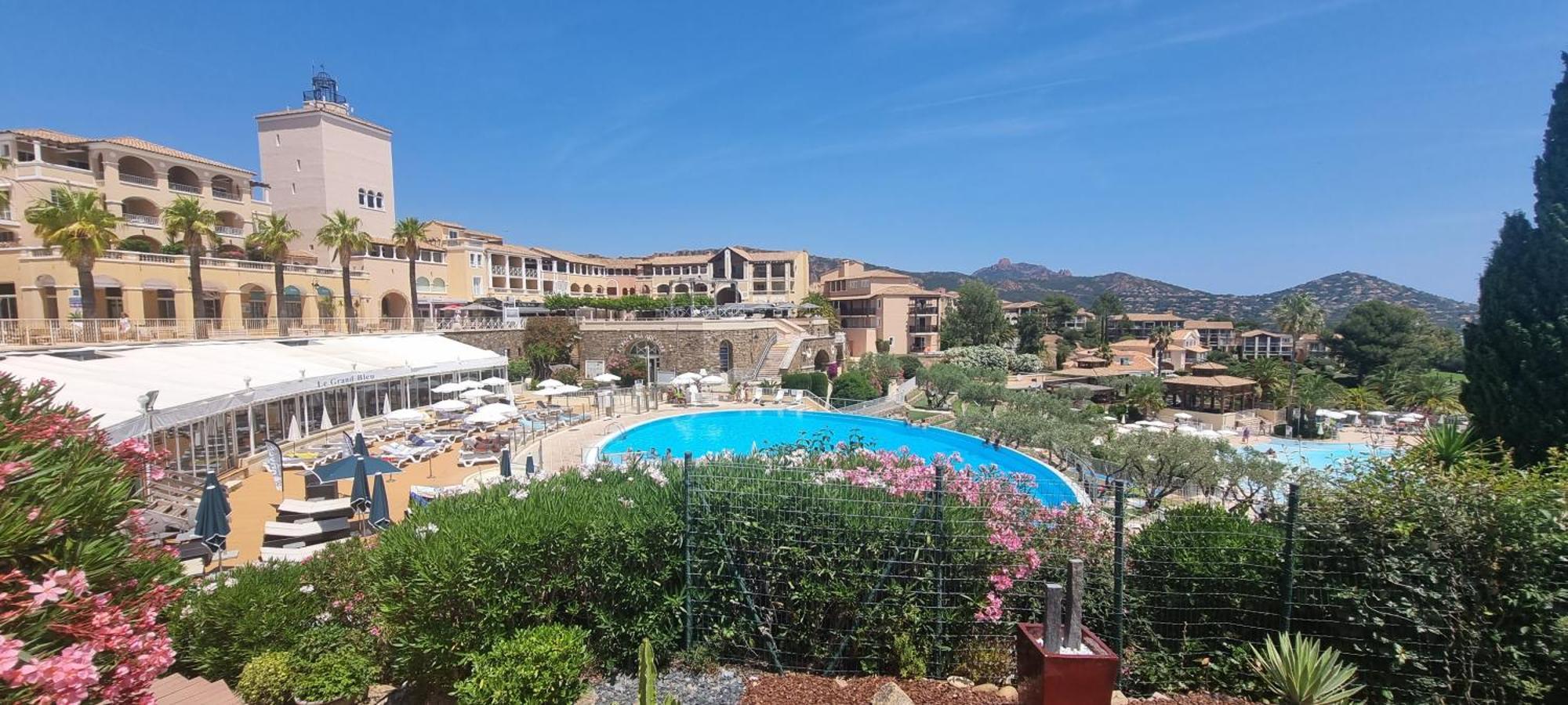 Agay Cap Esterel Village Allee Fleurs - F2 Clim Vue Golf Et Mer - Grande Terrasse Plein Sud Saint-Raphaël 외부 사진