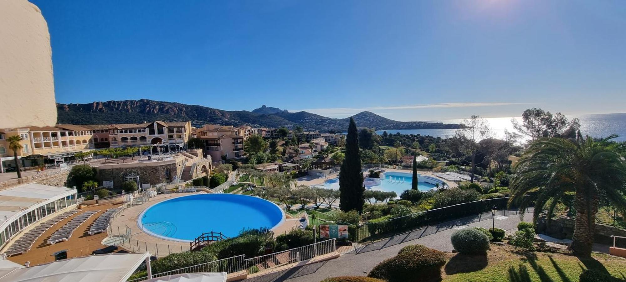 Agay Cap Esterel Village Allee Fleurs - F2 Clim Vue Golf Et Mer - Grande Terrasse Plein Sud Saint-Raphaël 외부 사진