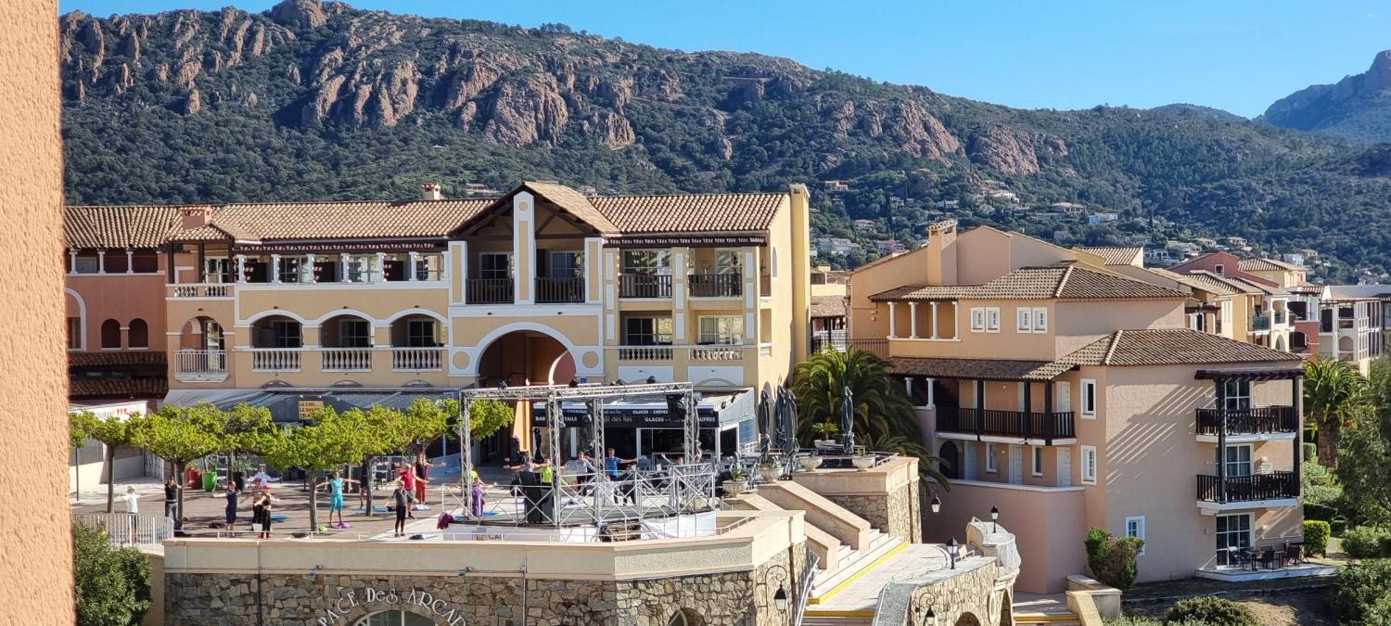 Agay Cap Esterel Village Allee Fleurs - F2 Clim Vue Golf Et Mer - Grande Terrasse Plein Sud Saint-Raphaël 외부 사진