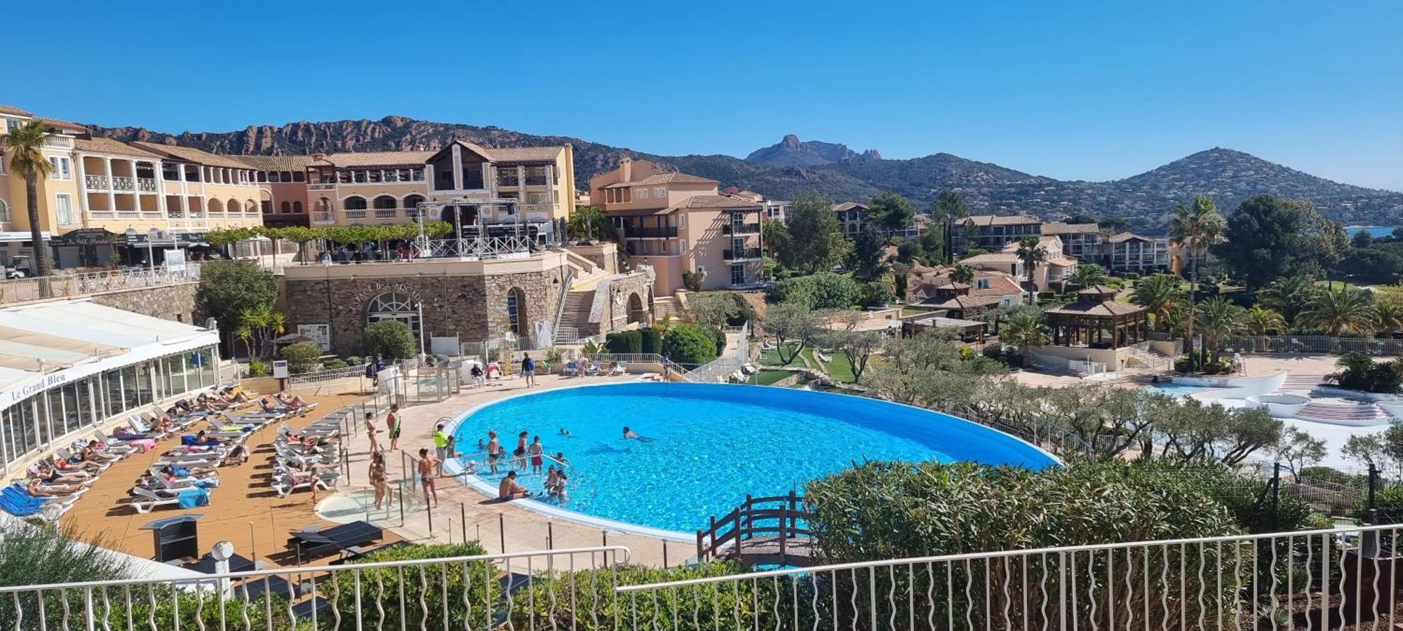 Agay Cap Esterel Village Allee Fleurs - F2 Clim Vue Golf Et Mer - Grande Terrasse Plein Sud Saint-Raphaël 외부 사진