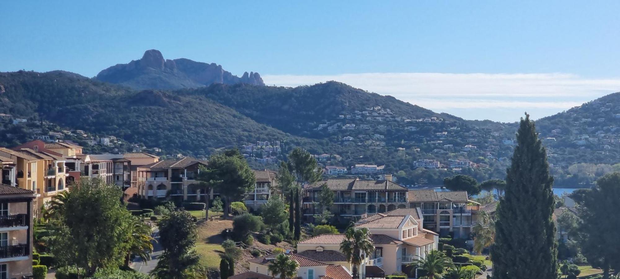 Agay Cap Esterel Village Allee Fleurs - F2 Clim Vue Golf Et Mer - Grande Terrasse Plein Sud Saint-Raphaël 외부 사진