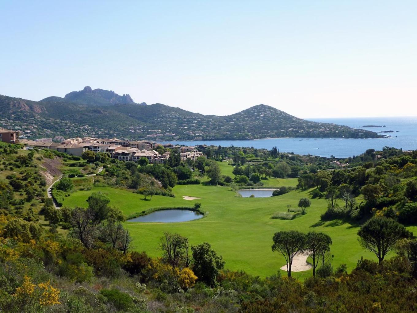 Agay Cap Esterel Village Allee Fleurs - F2 Clim Vue Golf Et Mer - Grande Terrasse Plein Sud Saint-Raphaël 외부 사진